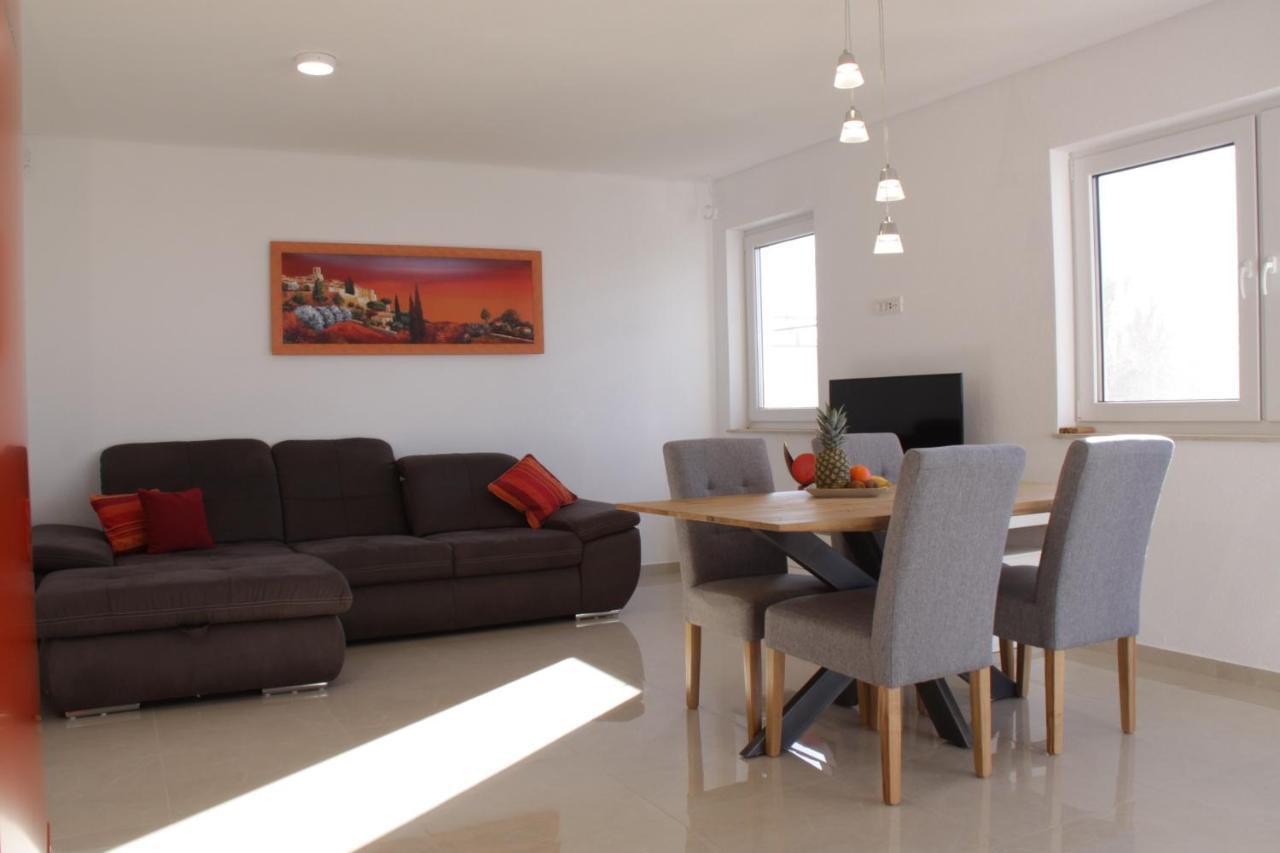 بريفلاكا Aparthotel Dalmacija المظهر الخارجي الصورة
