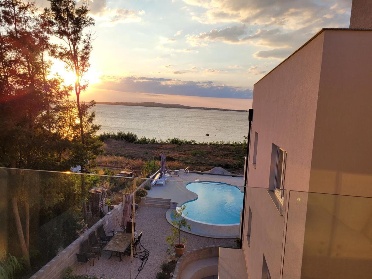 بريفلاكا Aparthotel Dalmacija المظهر الخارجي الصورة