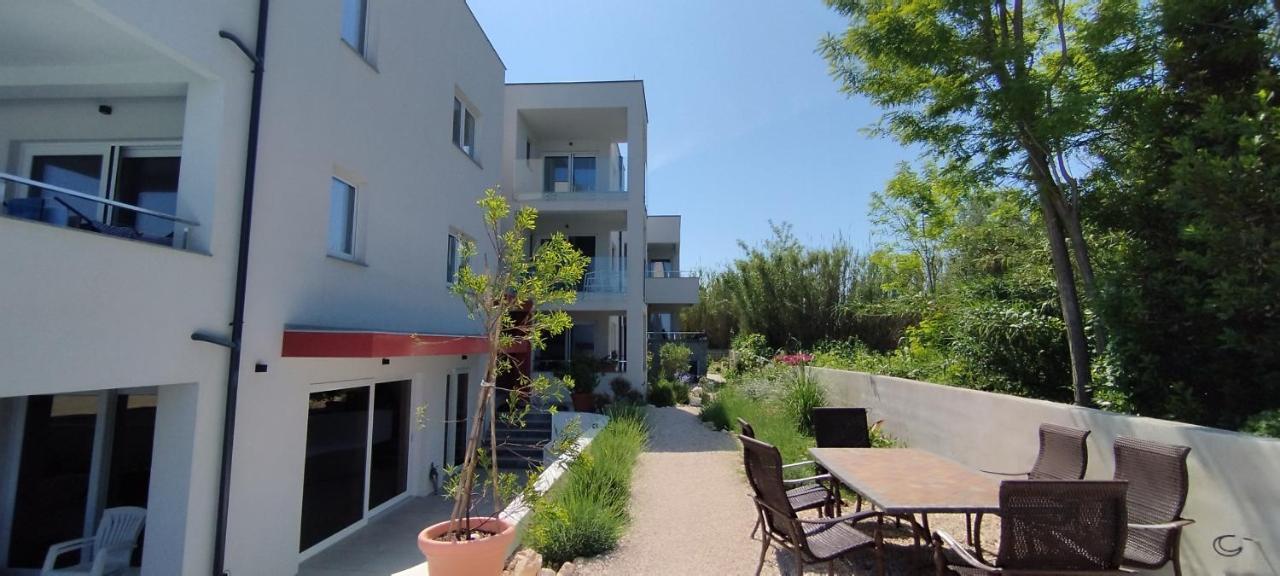 بريفلاكا Aparthotel Dalmacija المظهر الخارجي الصورة